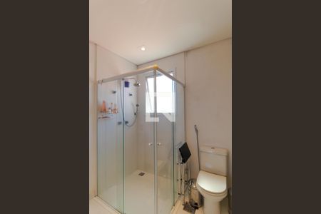 Casa de condomínio à venda com 690m², 4 quartos e 3 vagasBanheiro da Suíte 01