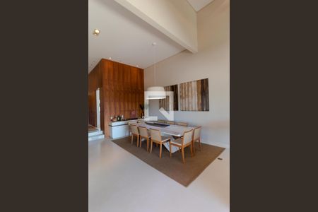 Casa de condomínio à venda com 690m², 4 quartos e 3 vagasSalas