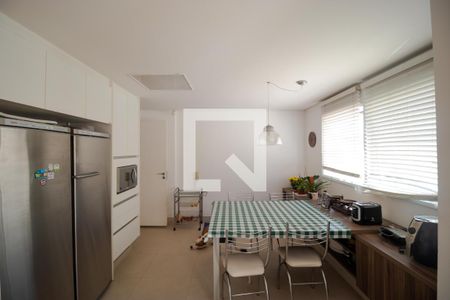 Casa de condomínio à venda com 690m², 4 quartos e 3 vagasCozinha