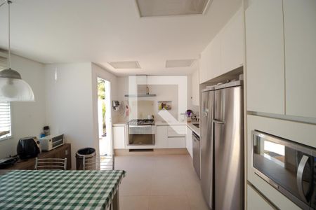 Casa de condomínio à venda com 690m², 4 quartos e 3 vagasCozinha