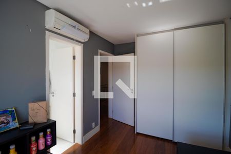 Casa de condomínio à venda com 690m², 4 quartos e 3 vagasSuíte 02