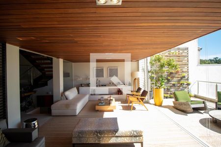 Casa de condomínio à venda com 690m², 4 quartos e 3 vagasSalas