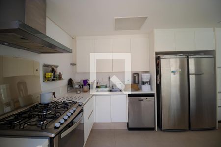 Casa de condomínio à venda com 690m², 4 quartos e 3 vagasCozinha