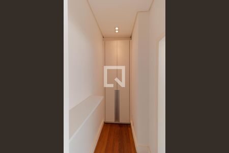 Casa de condomínio à venda com 690m², 4 quartos e 3 vagasSuíte 04 - Armário