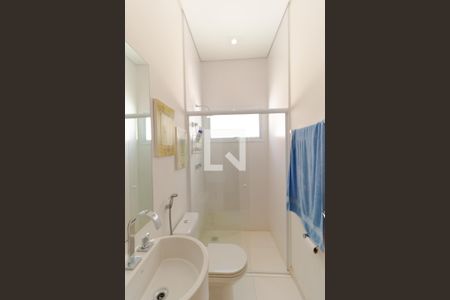 Casa de condomínio à venda com 690m², 4 quartos e 3 vagasBanheiro da Suíte 04