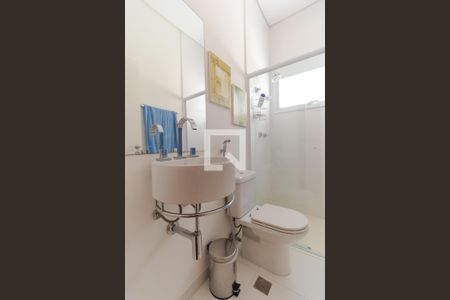 Casa de condomínio à venda com 690m², 4 quartos e 3 vagasBanheiro da Suíte 04