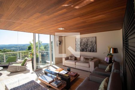 Casa de condomínio à venda com 690m², 4 quartos e 3 vagasSalas