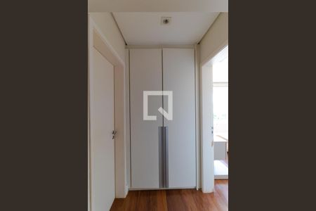 Casa de condomínio à venda com 690m², 4 quartos e 3 vagasCorredor - Armário