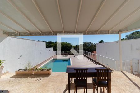 Casa de condomínio à venda com 690m², 4 quartos e 3 vagasVaranda