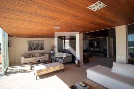 Casa de condomínio à venda com 690m², 4 quartos e 3 vagasSalas