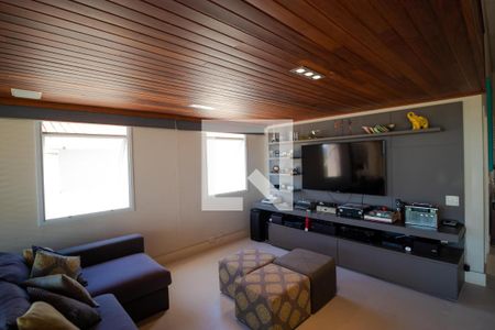 Casa de condomínio à venda com 690m², 4 quartos e 3 vagasSalas