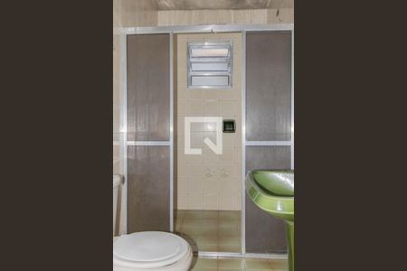 Banheiro de casa para alugar com 1 quarto, 75m² em Jardim Santa Bárbara, Guarulhos