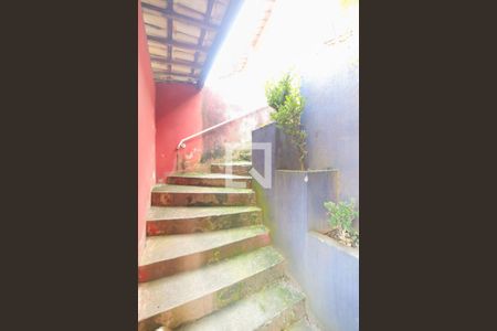 Casa à venda com 400m², 5 quartos e 2 vagasEscada