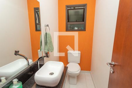 Lavabo  de casa à venda com 3 quartos, 198m² em Taboão, Diadema
