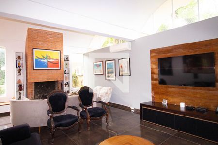 Casa para alugar com 550m², 4 quartos e 5 vagasSala