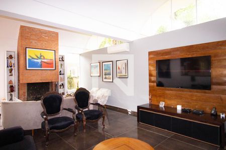 Casa para alugar com 550m², 4 quartos e 5 vagasSala