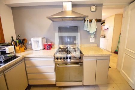 Casa para alugar com 550m², 4 quartos e 5 vagasCozinha