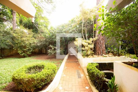 Casa para alugar com 550m², 4 quartos e 5 vagasEntrada