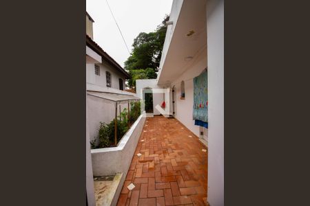 Casa para alugar com 550m², 4 quartos e 5 vagasCorredor