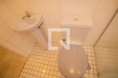 Casa para alugar com 550m², 4 quartos e 5 vagasBanheiro de serviço