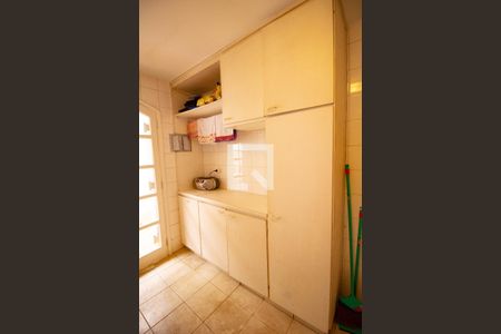 Casa para alugar com 550m², 4 quartos e 5 vagasLavanderia