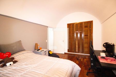 Casa para alugar com 550m², 4 quartos e 5 vagasquarto 4