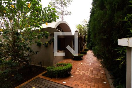 Casa para alugar com 550m², 4 quartos e 5 vagasCorredor