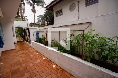 Casa para alugar com 550m², 4 quartos e 5 vagasCorredor
