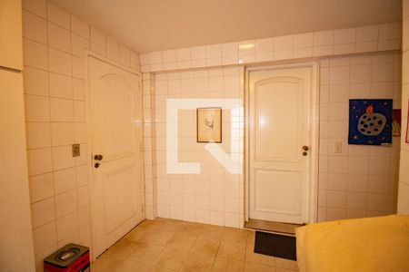 Casa para alugar com 550m², 4 quartos e 5 vagasLavanderia