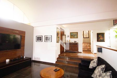 Casa para alugar com 550m², 4 quartos e 5 vagasSala