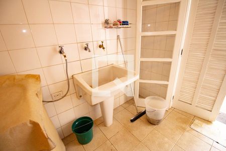 Casa para alugar com 550m², 4 quartos e 5 vagasLavanderia