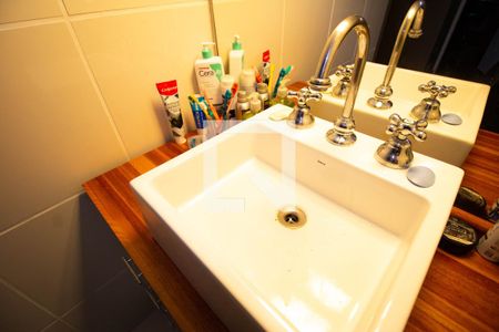 Casa para alugar com 550m², 4 quartos e 5 vagasBanheiro 1