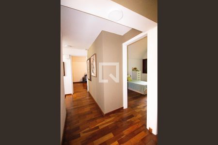 Casa para alugar com 550m², 4 quartos e 5 vagasHall