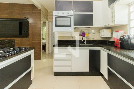 Casa para alugar com 500m², 2 quartos e 8 vagas Casa para alugar com 500m², 2 quartos e 8 vagasCozinha