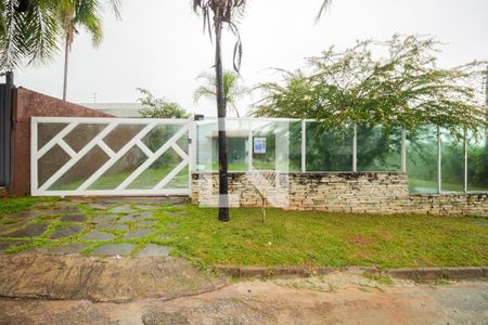 Casa para alugar com 500m², 2 quartos e 8 vagas Casa para alugar com 500m², 2 quartos e 8 vagasFachada