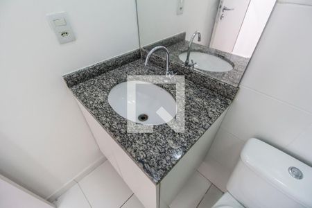 Apartamento à venda com 68m², 2 quartos e 1 vagaDetalhe do banheiro