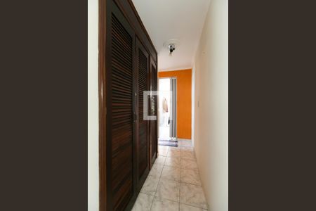 Corredor  de apartamento à venda com 3 quartos, 64m² em Cidade Antônio Estevão de Carvalho, São Paulo