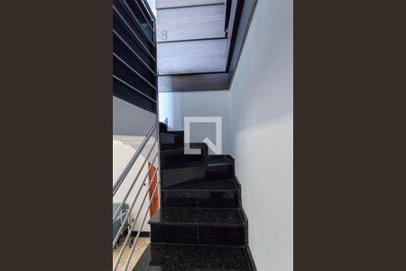 Apartamento para alugar com 180m², 4 quartos e 2 vagasEscada