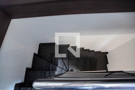 Apartamento para alugar com 180m², 4 quartos e 2 vagasEscada