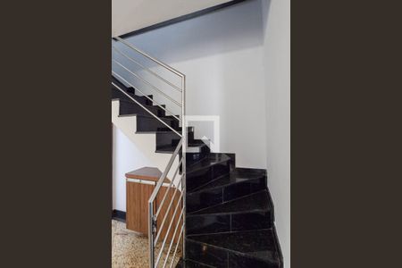 Apartamento para alugar com 180m², 4 quartos e 2 vagasEscada