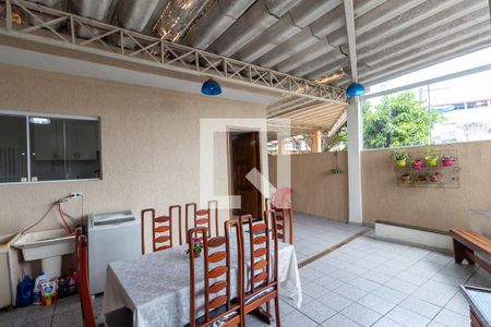 Casa à venda com 450m², 3 quartos e 3 vagasQuintal