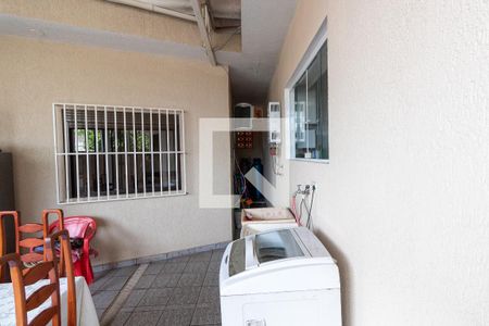 Casa à venda com 450m², 3 quartos e 3 vagasLavanderia