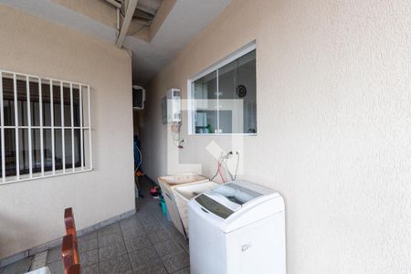 Casa à venda com 450m², 3 quartos e 3 vagasLavanderia