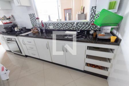 Casa à venda com 450m², 3 quartos e 3 vagasCozinha - Armários