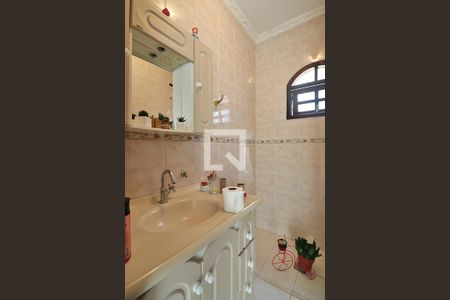 Casa à venda com 176m², 3 quartos e 2 vagasLavabo