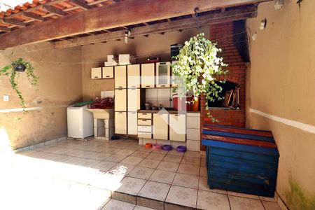 Casa à venda com 176m², 3 quartos e 2 vagasÁrea de Serviço