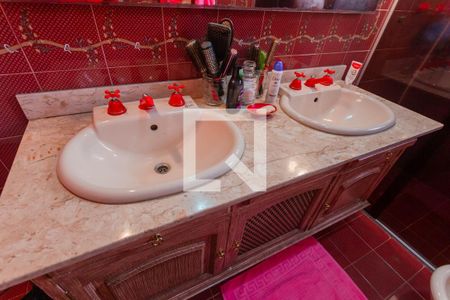 Casa à venda com 340m², 4 quartos e 3 vagasBanheiro Social