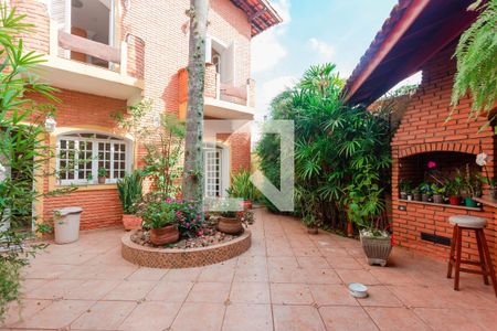 Casa à venda com 340m², 4 quartos e 3 vagasQuintal/Jardim