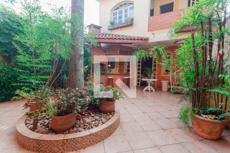 Casa à venda com 340m², 4 quartos e 3 vagasQuintal/Jardim