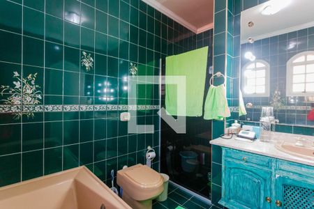 Casa à venda com 340m², 4 quartos e 3 vagasBanheiro da Suíte